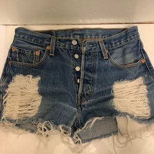 Levi’s 501 cutoff jean shorts